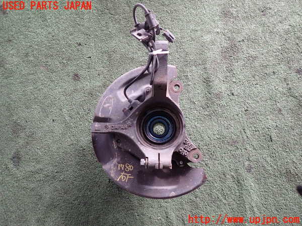 5UPJ-17804290]インプレッサ WRX-STi(GDB)右フロントナックルハブ 中古_m0001.jpg