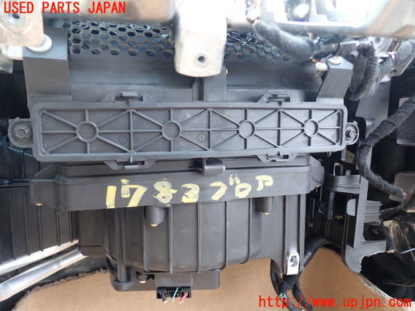 5UPJ-17836095]キャデラック・CT6(O1SL)ブロアファン(ブロアーファン) 中古_m0001.jpg