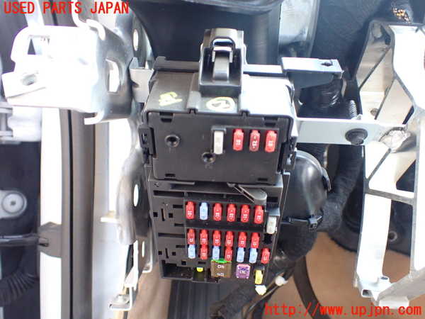 5UPJ-17836742]キャデラック・CT6(O1SL)ヒューズボックス2 中古_m0001.jpg