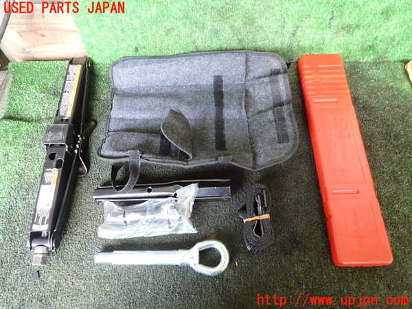 5UPJ-17837805]キャデラック・CT6(O1SL)車載工具 中古_m0001.jpg