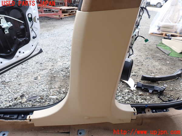 5UPJ-17837665]キャデラック・CT6(O1SL)右センターピラートリム 中古_m0003.jpg
