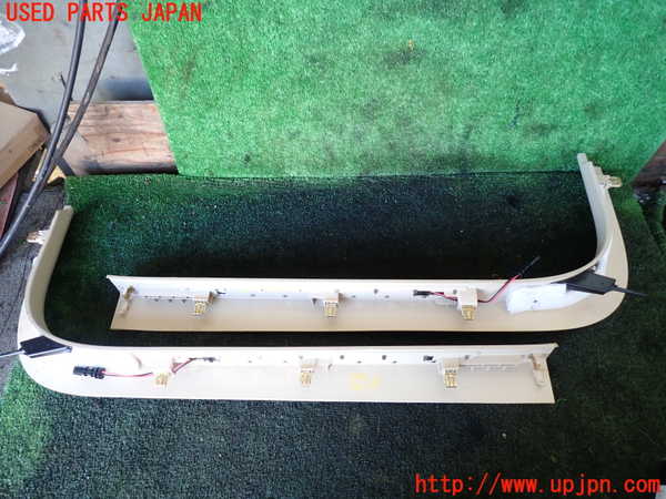 5UPJ-17837740]キャデラック・CT6(O1SL)スカッフプレート 中古_m0003.jpg
