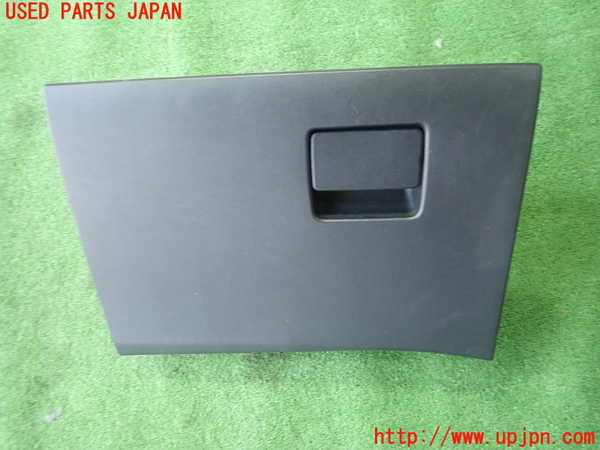 5UPJ-17847516]CX-5(KF5P)グローブボックス1 中古_m0001.jpg