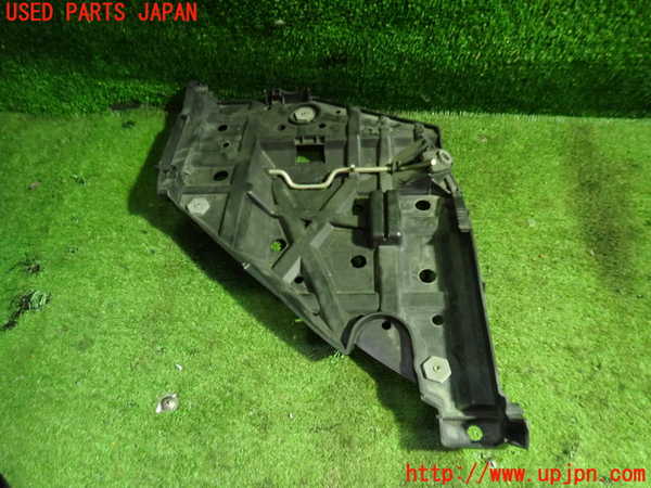 5UPJ-17871140]ポルシェ・パナメーラ 4S(970M48A-)右ヘッドライトリム 中古_m0001.jpg