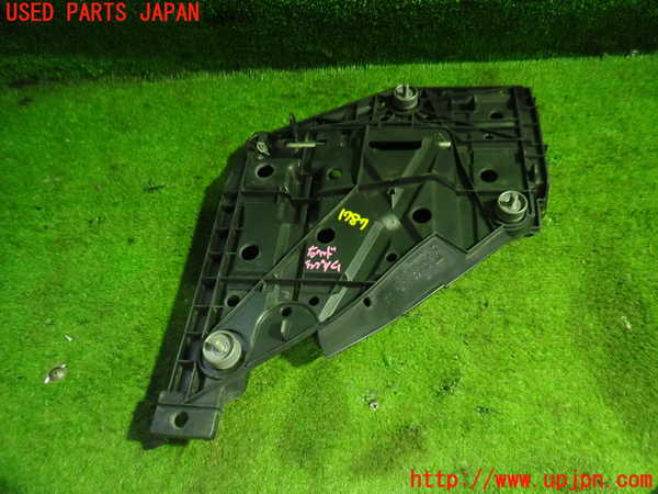 5UPJ-17871140]ポルシェ・パナメーラ 4S(970M48A-)右ヘッドライトリム 中古_m0002.jpg
