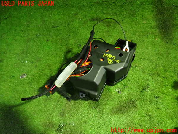 5UPJ-17876741]ポルシェ・パナメーラ 4S(970M48A-)ヒューズボックス1 中古_m0002.jpg