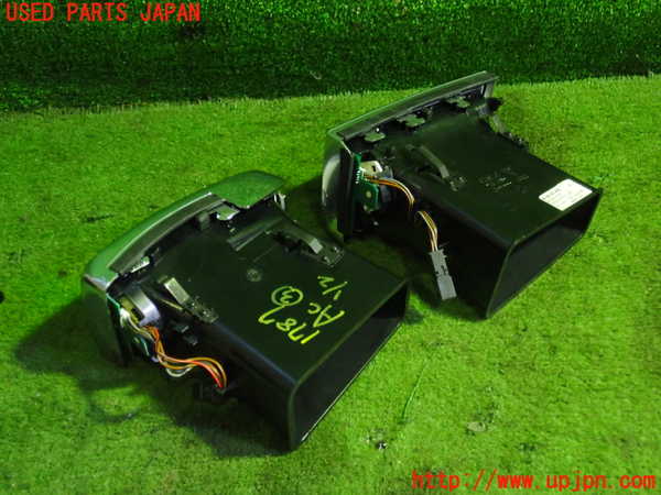 5UPJ-17877528]ポルシェ・パナメーラ 4S(970M48A-)エアコン吹き出し口3（真中） 中古_m0003.jpg