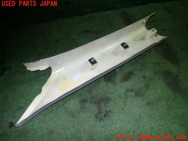5UPJ-17877655]ポルシェ・パナメーラ 4S(970M48A-)右フロントピラートリム 中古_m0003.jpg