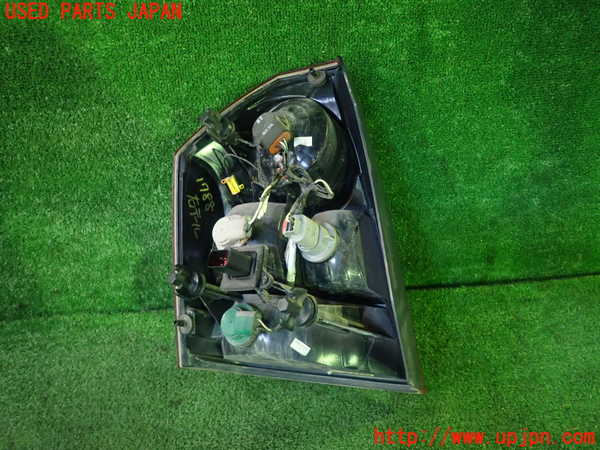 5UPJ-17881530]クライスラー・300C(LX57)右テールランプ 中古_m0004.jpg