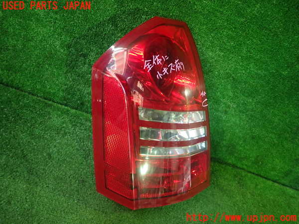 5UPJ-17881536]クライスラー・300C(LX57)左テールランプ 中古_m0002.jpg