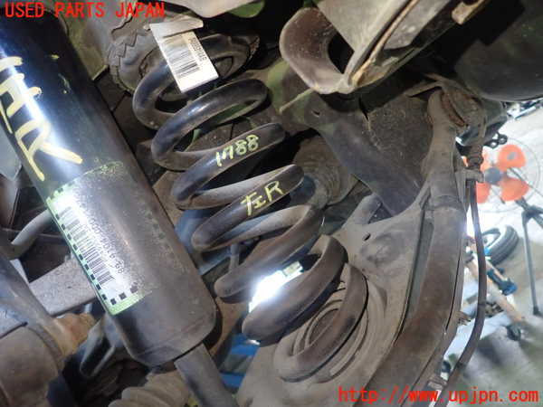 5UPJ-17885105]クライスラー・300C(LX57)左リアスプリング 中古_m0001.jpg