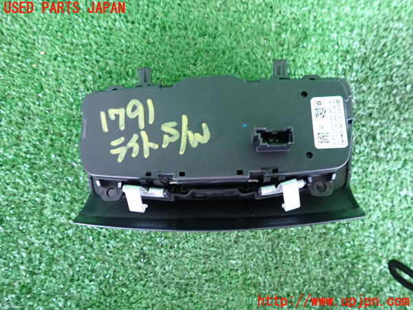 5UPJ-17916285]BMW 218d アクティブツアラー(2C20)(F45) ライトスイッチ 中古_m0002.jpg