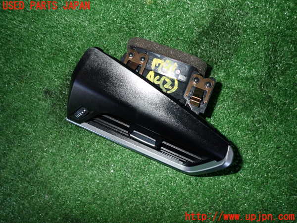 5UPJ-17917527]BMW 218d アクティブツアラー(2C20)(F45) エアコン吹き出し口2 右 中古_m0002.jpg