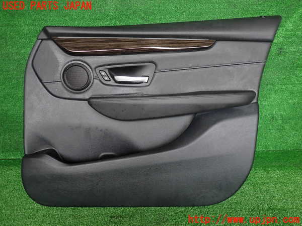 5UPJ-17911234]BMW 218d アクティブツアラー(2C20)(F45) 右前ドア内張り 中古_m0001.jpg