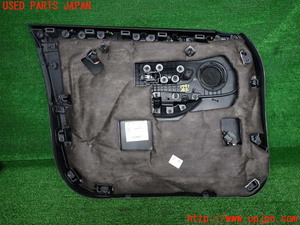 5UPJ-17911234]BMW 218d アクティブツアラー(2C20)(F45) 右前ドア内張り 中古_m0003.jpg