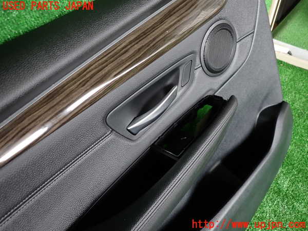 5UPJ-17911264]BMW 218d アクティブツアラー(2C20)(F45) 左前ドア内張り 中古_m0002.jpg