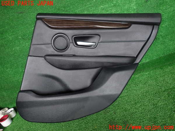 5UPJ-17911294]BMW 218d アクティブツアラー(2C20)(F45) 右後ドア内張り 中古_m0001.jpg
