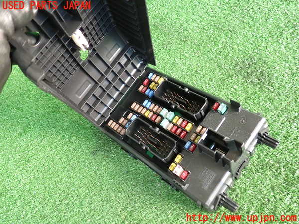 5UPJ-17936741]ボルボ・S60(ZB420TM)ヒューズボックス1 中古_m0002.jpg