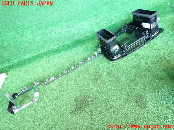 5UPJ-17937526]ボルボ・S60(ZB420TM)エアコン吹き出し口1 (真中) 中古_m0002.jpg