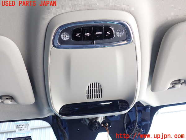 5UPJ-17936411]ボルボ・S60(ZB420TM)ルームランプ1 (真中 1列目) 中古_m0001.jpg