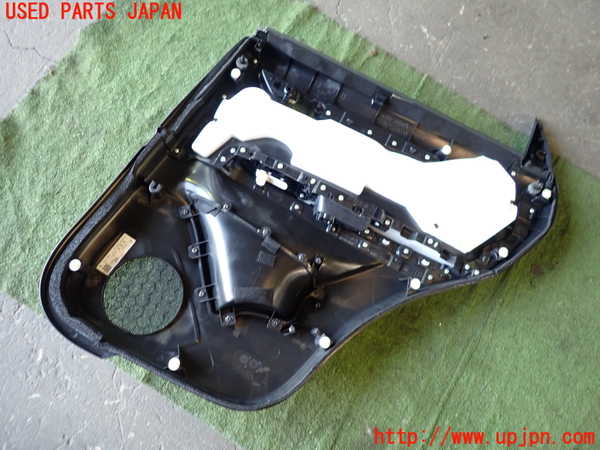 5UPJ-17941324]CX-5(KF2P)左後ドア内張り 中古_m0004.jpg
