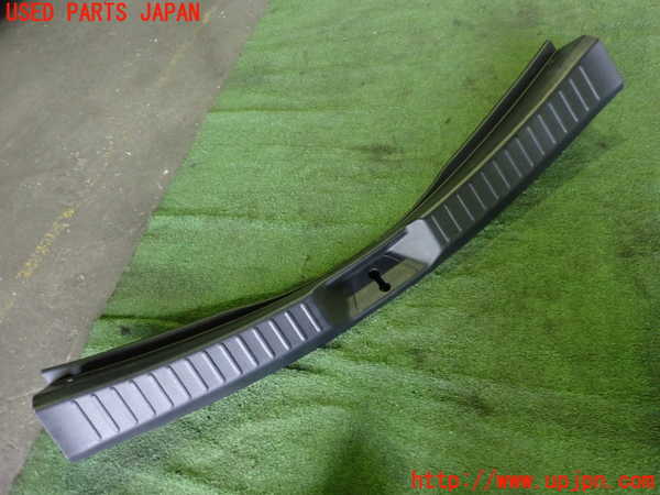 5UPJ-17947740]CX-5(KF2P)スカッフプレート 中古_m0004.jpg