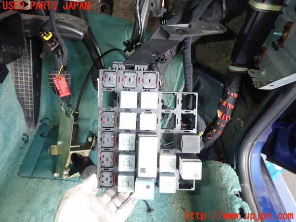 5UPJ-17956743]ポルシェ・ボクスター(98623)ヒューズボックス3 中古_m0001.jpg