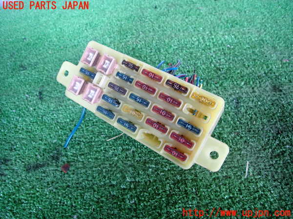 5UPJ-17966741]ランクルプラド(KZJ78W)ヒューズボックス1 中古_m0001.jpg