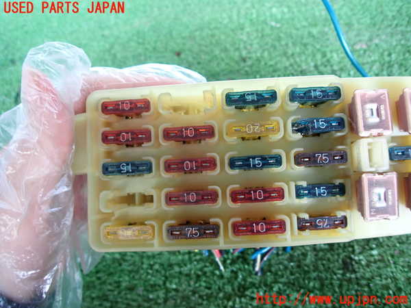 5UPJ-17966741]ランクルプラド(KZJ78W)ヒューズボックス1 中古_m0002.jpg