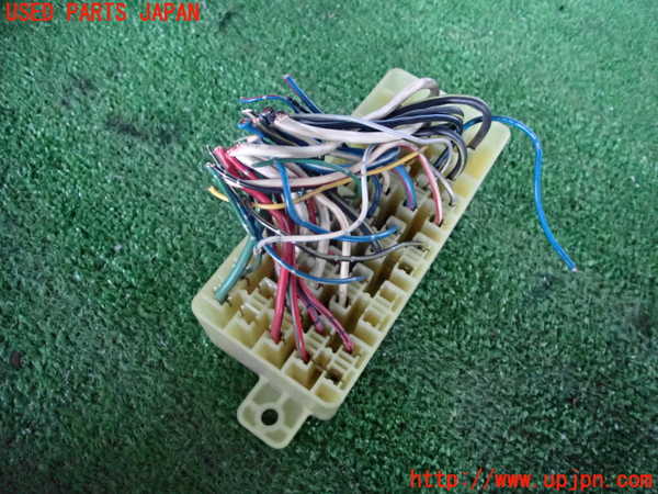 5UPJ-17966741]ランクルプラド(KZJ78W)ヒューズボックス1 中古_m0003.jpg