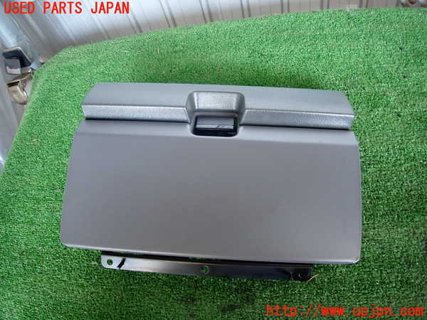 5UPJ-17967516]ランクルプラド(KZJ78W)グローブボックス1 中古_m0001.jpg