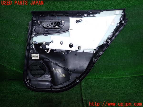 5UPJ-17981324]ハリアー(MXUA80)左後ドア内張り 中古_m0002.jpg