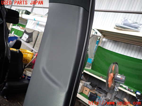 5UPJ-17987670]ハリアー(MXUA80)左センターピラートリム 中古_m0003.jpg