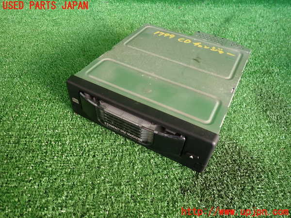 2UPJ-17996505]BMW M5(NB50)(E60)CDチェンジャー 中古_m0001.jpg
