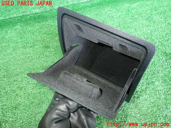 2UPJ-17997841]BMW M5(NB50)(E60)小物入れ1 中古_m0004.jpg