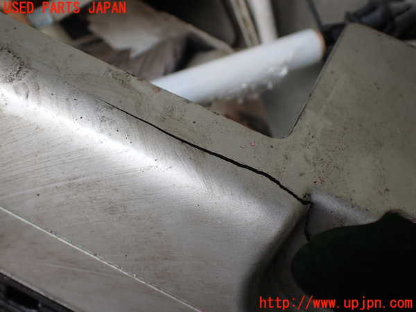 5UPJ-18012160]ランクルシグナス(UZJ100W)エンジンアッパーカバー 中古_m0003.jpg