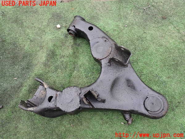 5UPJ-18015176]ランクルシグナス(UZJ100W)右フロントロアアーム1 中古_m0002.jpg