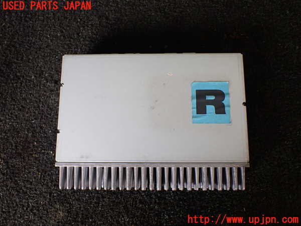 1UPJ-18016525]ランクルシグナス(UZJ100W)アンプ 中古_m0003.jpg
