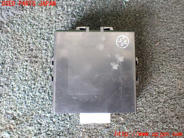 5UPJ-18016147]ランクルシグナス(UZJ100W)コンピューター2 (ドアコントロール) 中古_m0004.jpg