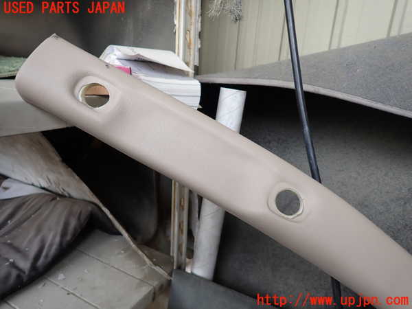 5UPJ-18017660]ランクルシグナス(UZJ100W)左フロントピラートリム 中古_m0003.jpg
