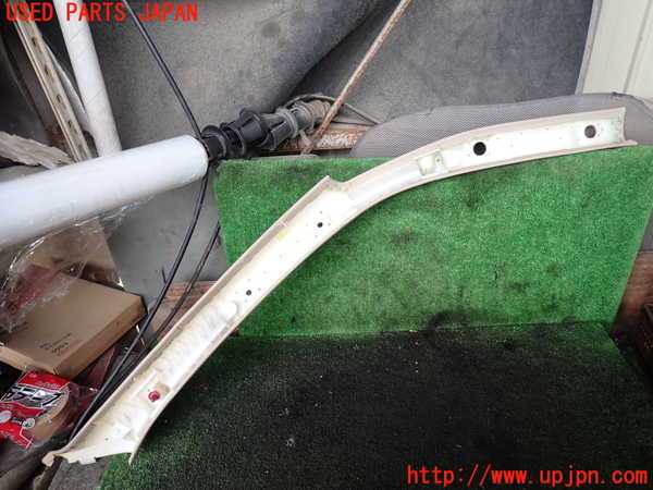 5UPJ-18017660]ランクルシグナス(UZJ100W)左フロントピラートリム 中古_m0004.jpg