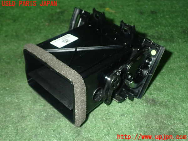 5UPJ-18027526]レンジローバー イヴォーク(LV2NB)エアコン吹き出し口1（右） 中古_m0002.jpg