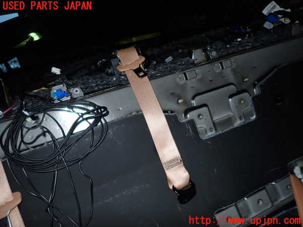 5UPJ-18047135]マセラティ・クアトロポルテ(MQPG)真中2列目シートベルト 中古_m0001.jpg