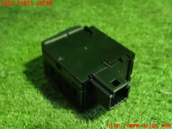 5UPJ-18056312]レクサス・RX450h(GYL10W)スイッチ7 (横滑り防止OFF) 中古_m0003.jpg