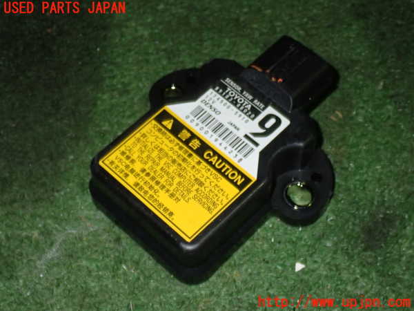 5UPJ-18056382]レクサス・RX450h(GYL10W)センサー2 (ヨーレートセンサー) 中古_m0001.jpg