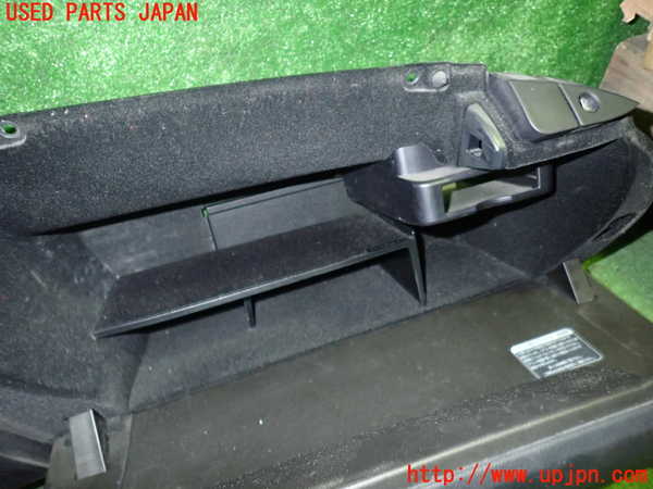 5UPJ-18057516]レクサス・RX450h(GYL10W)グローブボックス1 中古_m0005.jpg