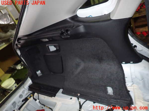 5UPJ-18057680]レクサス・RX450h(GYL10W)左リアピラートリム 中古_m0004.jpg
