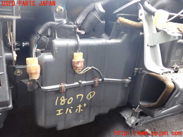 5UPJ-18076081]ランクルプラド(KZJ78W)エバポレーター1 中古_m0001.jpg