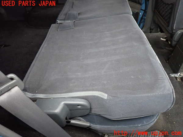 5UPJ-18077145]ランクルプラド(KZJ78W)右2列目シート 中古_m0004.jpg