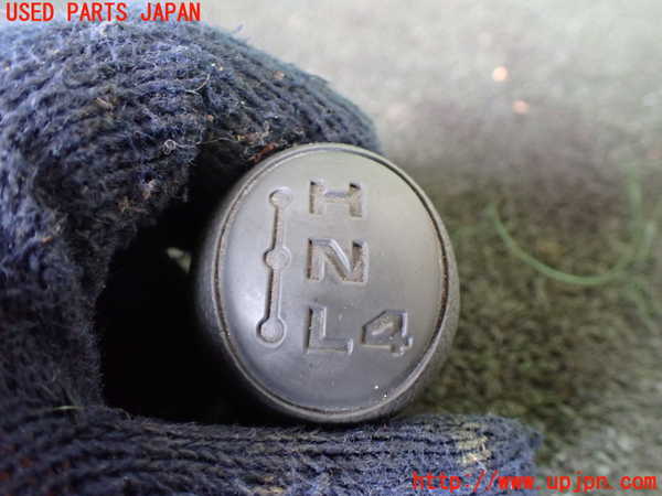 5UPJ-18077570]ランクルプラド(KZJ78W)シフトノブ 中古_m0002.jpg